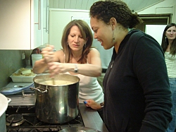 Lynne Featherstone MP supporting the Muswell Well Soup Kitchen as part of National Volunteers Week