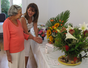 Lynne Featherstone with prize winner Pam Defries