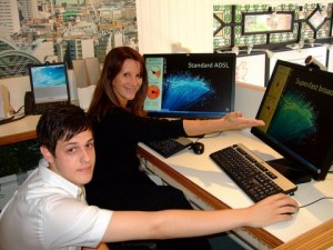 Lynne Featherstone trying out super-fast broadband in Muswell Hill