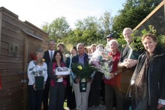 Lynne Featherstone MP previously visiting Alexandra Palace Allotment to support lottery winning project.