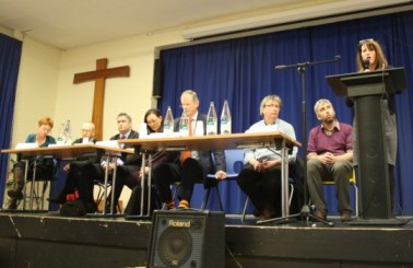 Lynne Featherstone MP addresses the audience at the public meeting