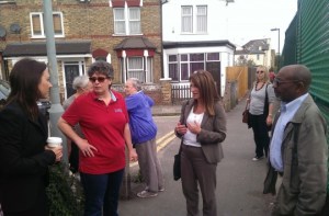 Lynne Featherstone MP discusses problems caused by Network Rail’s failure to maintain the land with Network Rail representatives and local residents. 